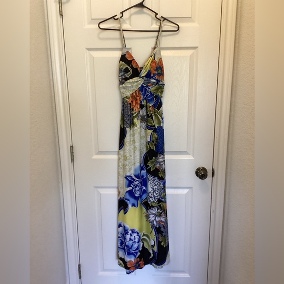 Dresses & Skirts - Fun maxi, fit a size 10